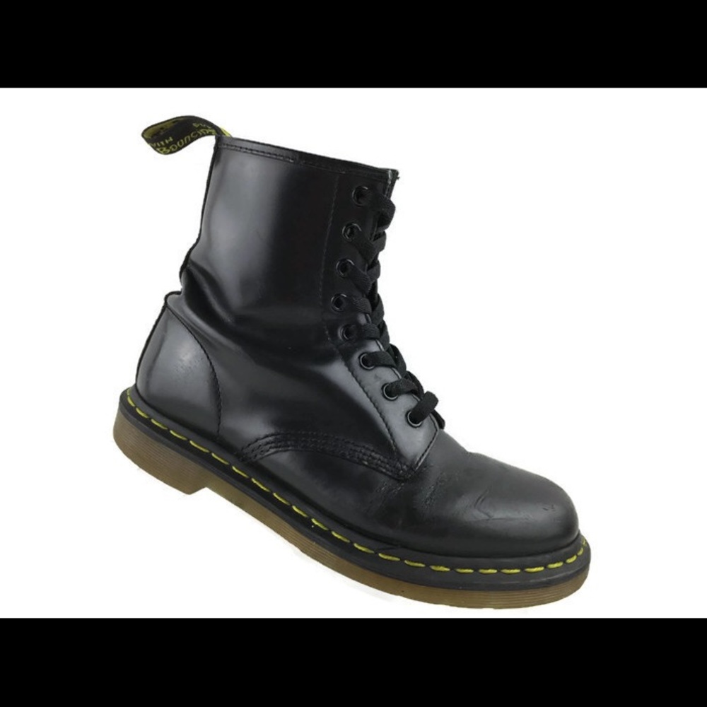 Dr. Marten’s 1460 8 Eyelet Smooth Leather Boots